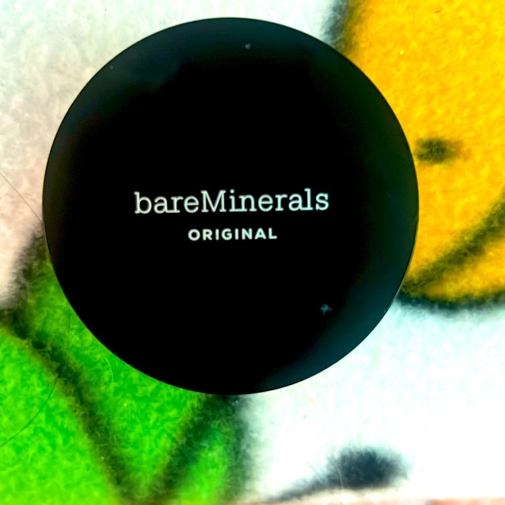Never opened !! **NEW Bare minerals original broad spectrum MEDIUM 10 SPF 15